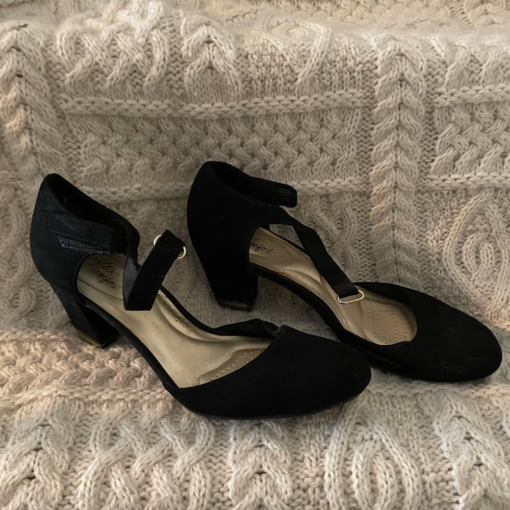 Dexflex Comfort - Kitten Heels (Black)